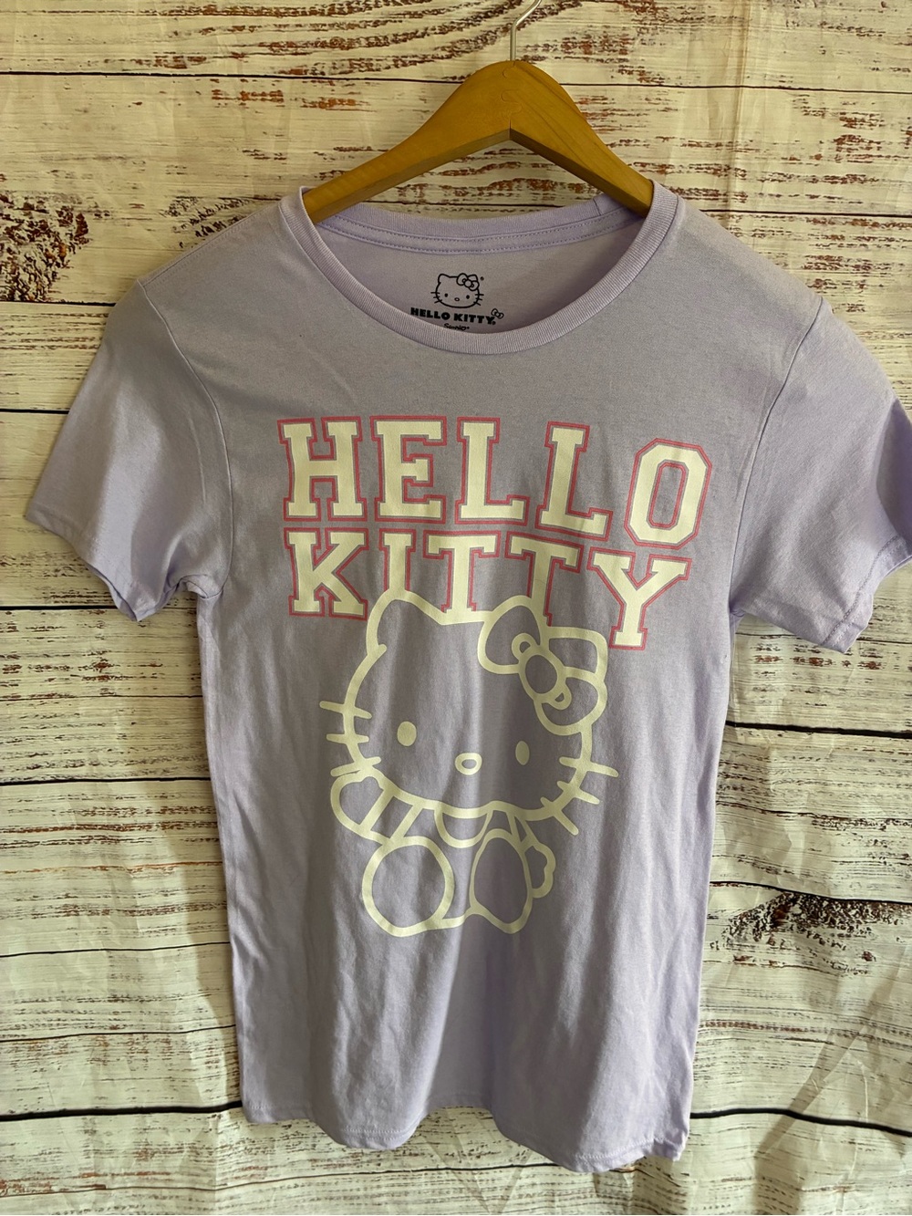 Women’s Hello Kitty Lilac Graphic Tee Small